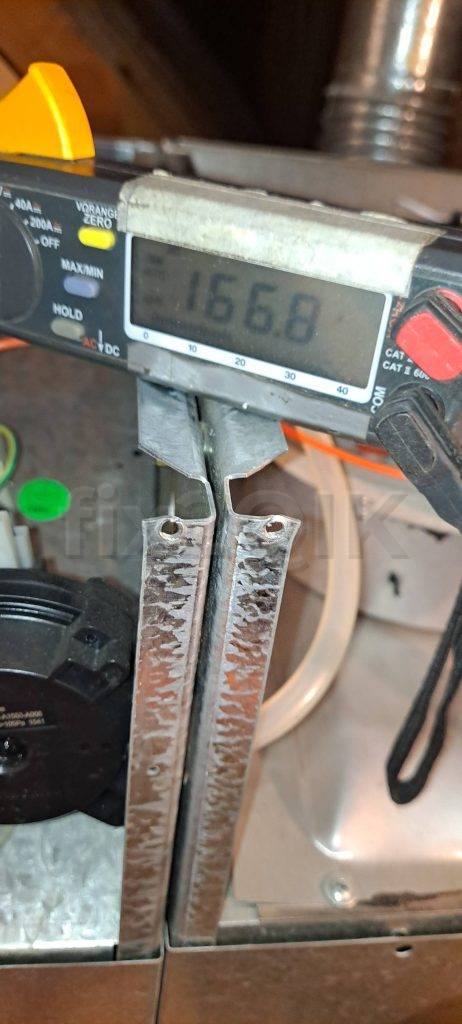 bonaire-gas-ducted-heating-repairs-in-dandenong-south-motor-and-pressure-switch-voltage-measurement