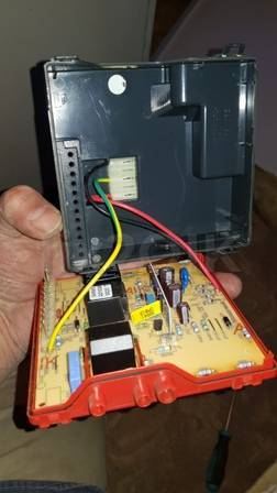 braemar-heating-ingition-control-circuit-technician-checking-intermittent-fault
